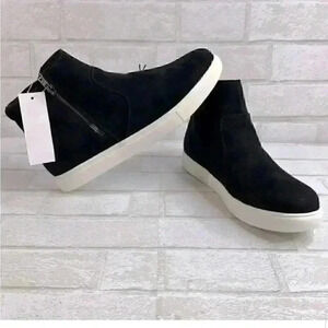 Izod Black Ankle Boots with White Soles